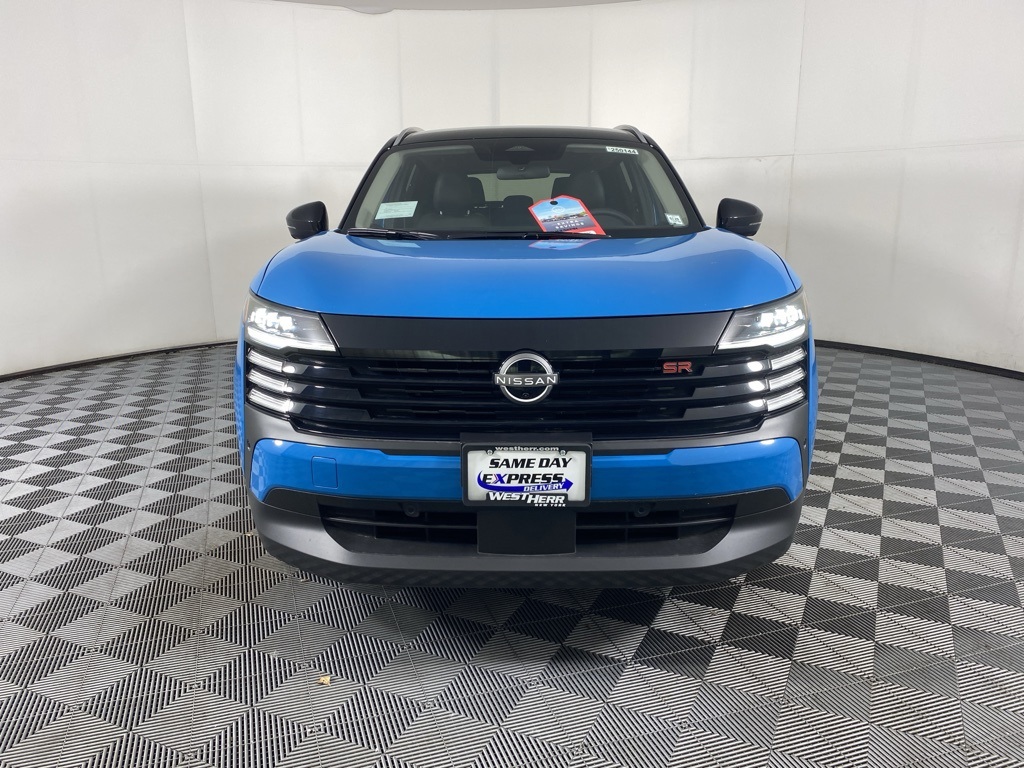 2025 Nissan Kicks SR photo 2