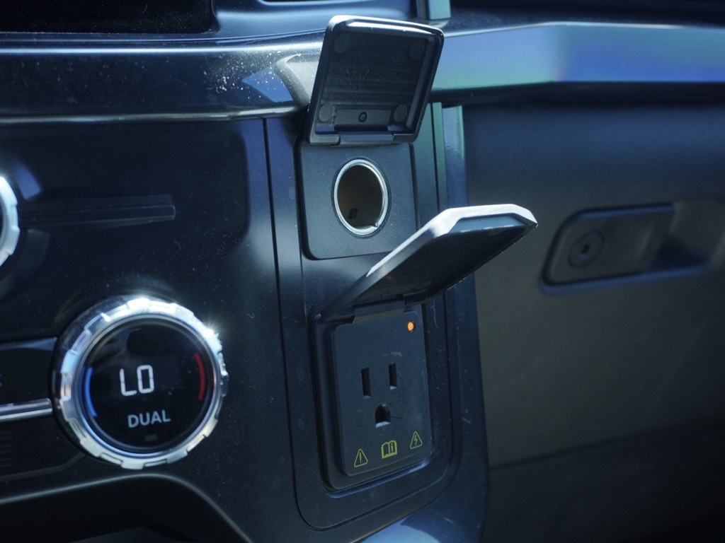2021 Ford F-150 XLT FX4 photo 16
