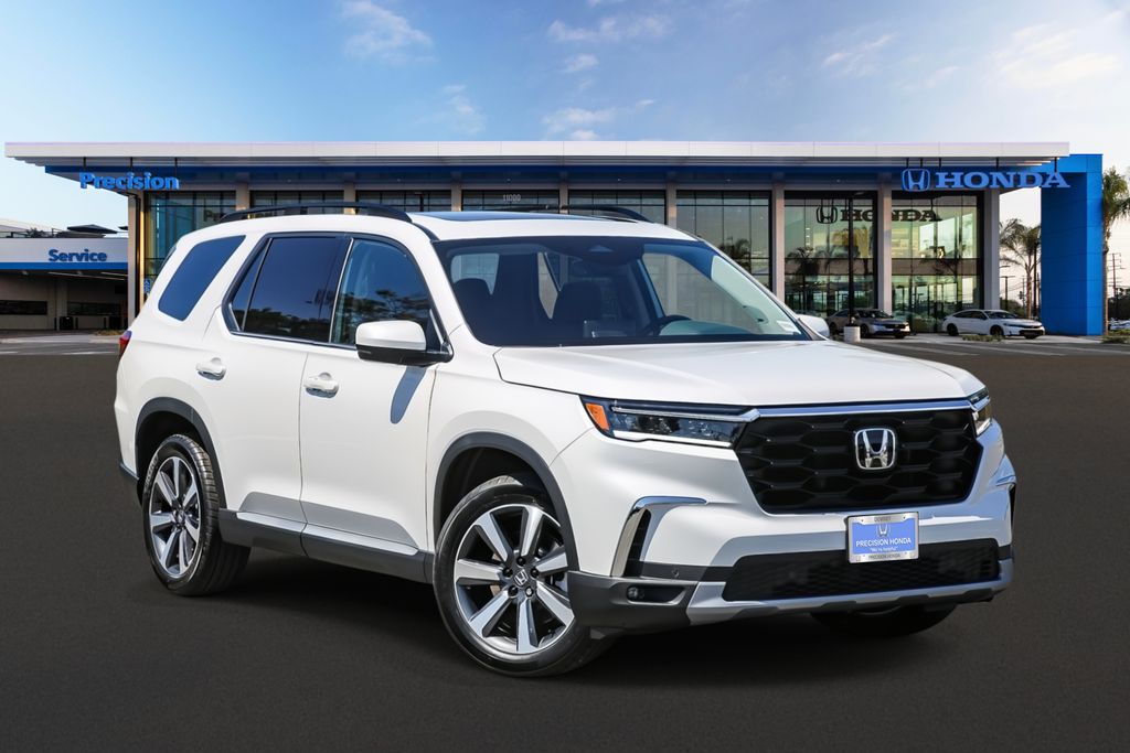 2025 Honda Pilot Touring's photo