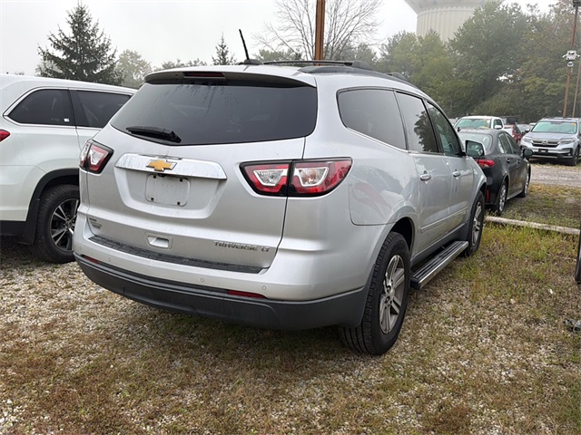 2016 Chevrolet Traverse 1LT photo 2