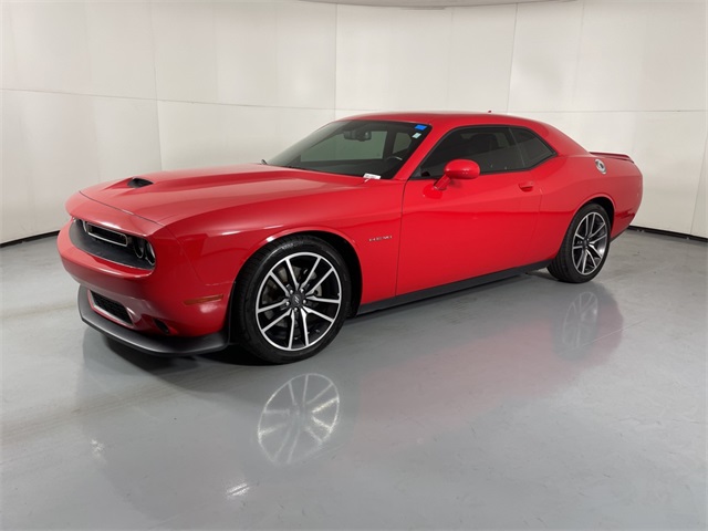 2022 Dodge Challenger R/T Plus photo 4