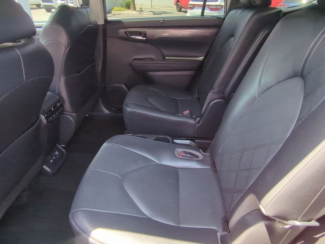 2020 Toyota Highlander Hybrid Platinum photo 22
