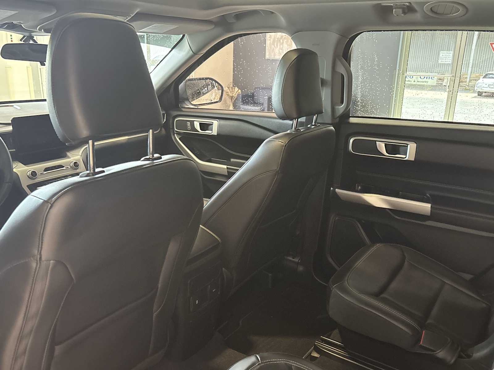 2023 Ford Explorer XLT photo 24
