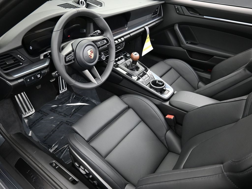 2026 Porsche 911 T photo 3