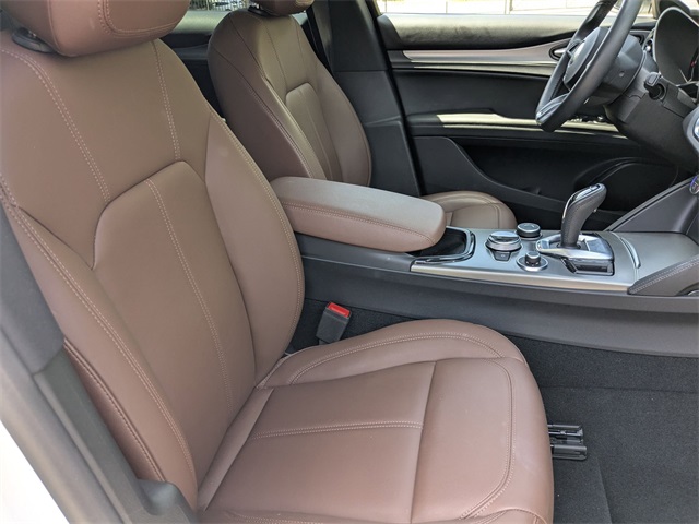 2024 Alfa Romeo Stelvio Ti photo 21
