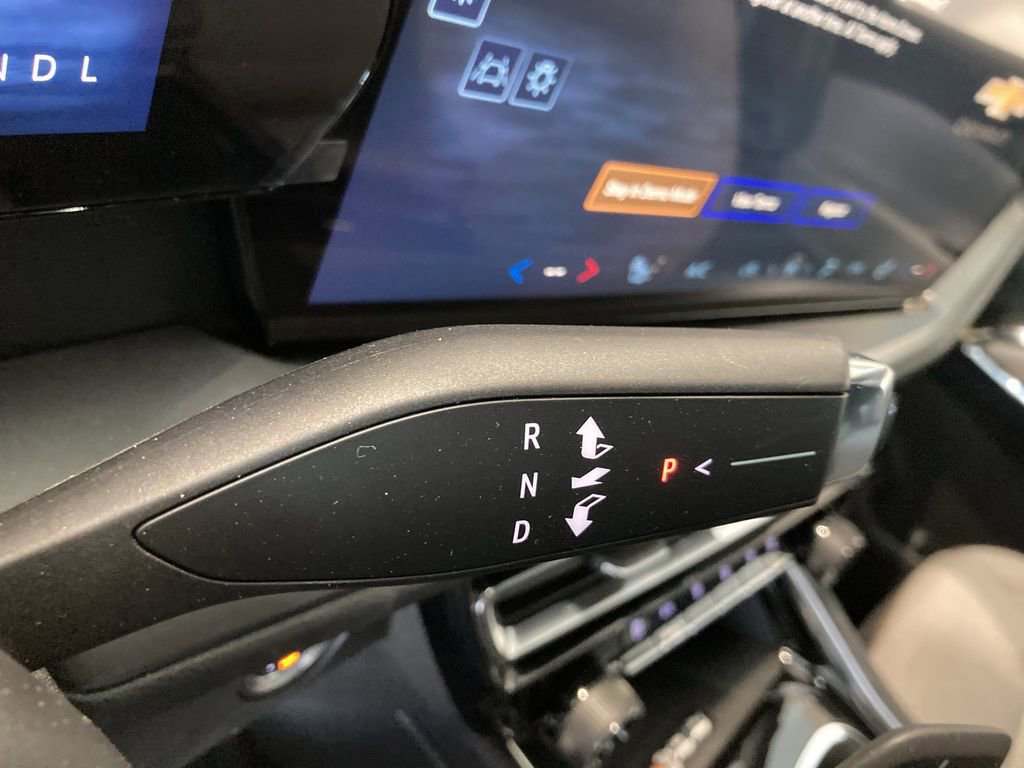 2025 Chevrolet Traverse photo 14