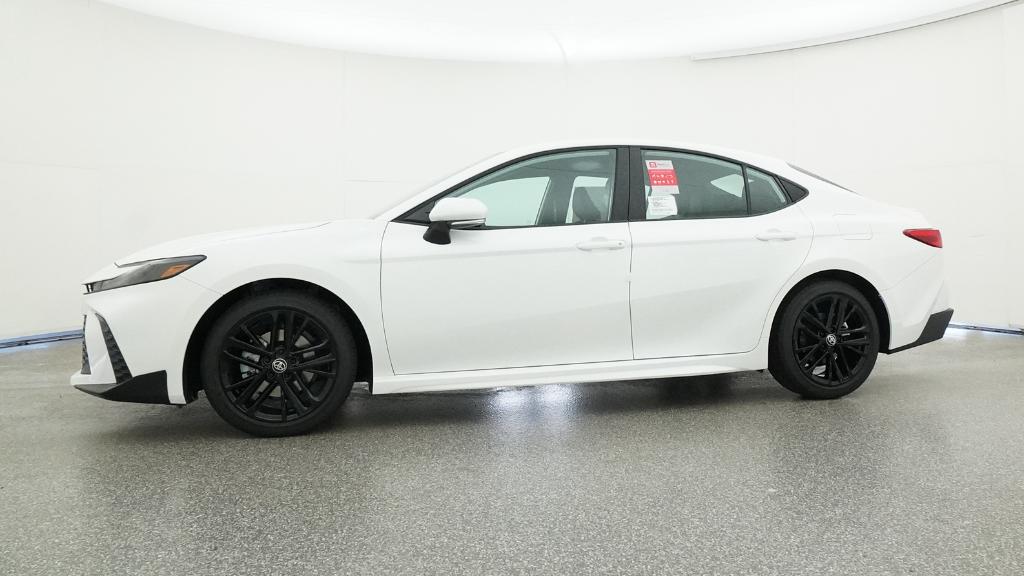 2026 Toyota Camry SE photo 4