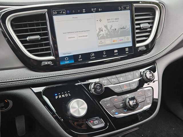 2025 Chrysler Pacifica photo 21