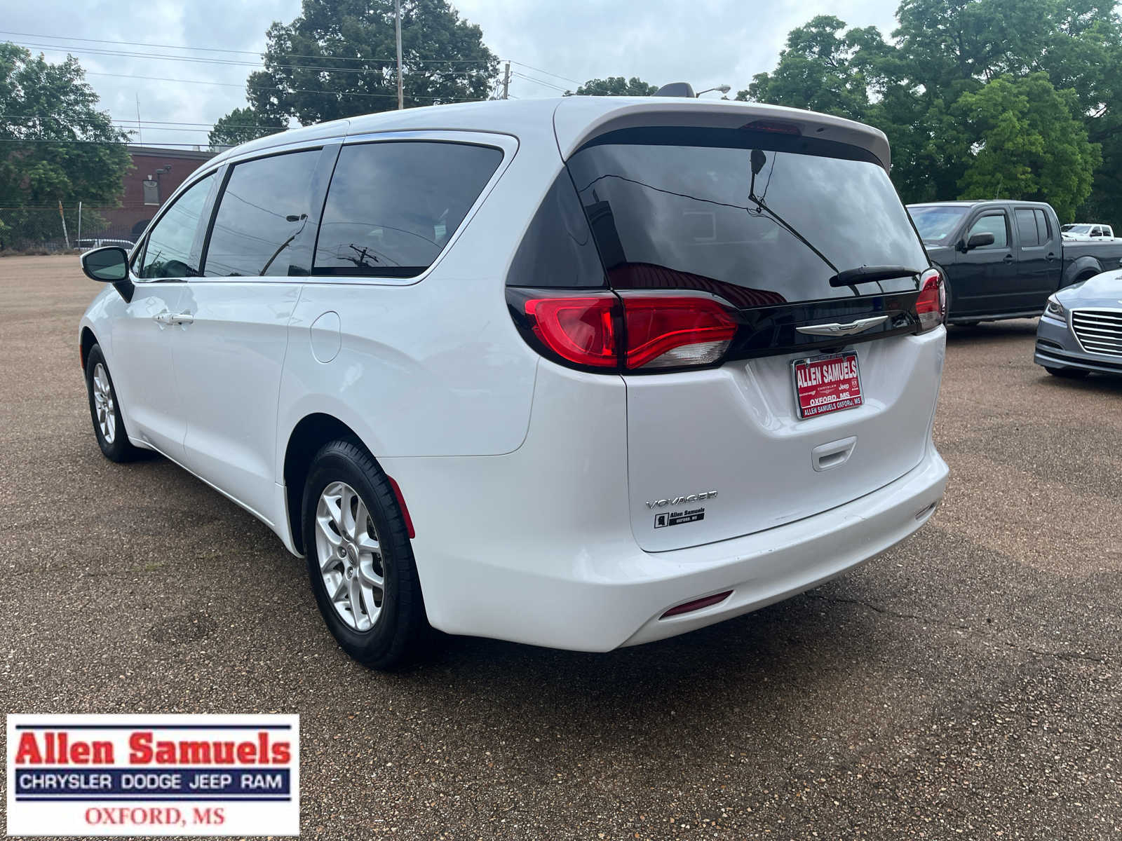 2023 Chrysler Voyager LX photo 5