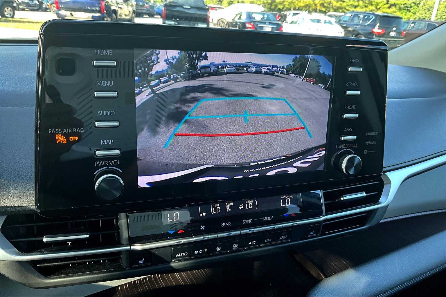 2024 Toyota Sienna XLE photo 26
