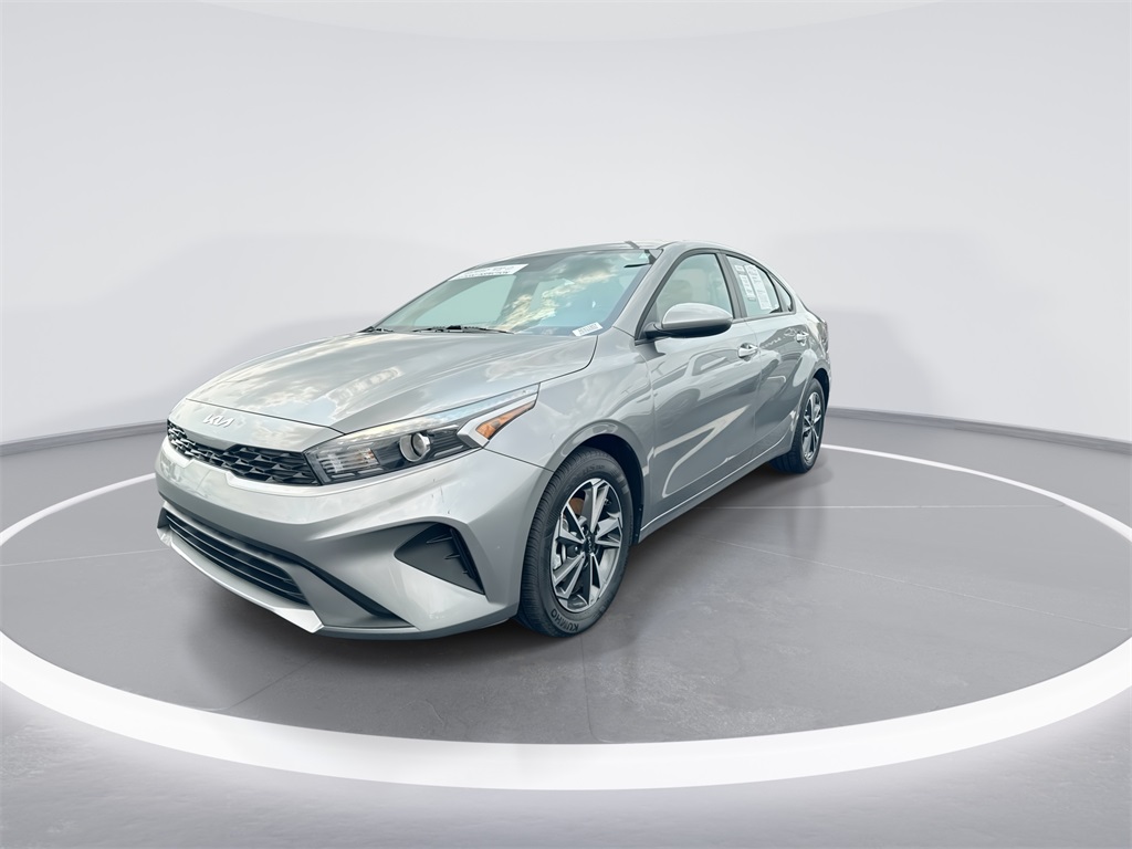 2024 Kia Forte LXS photo 4
