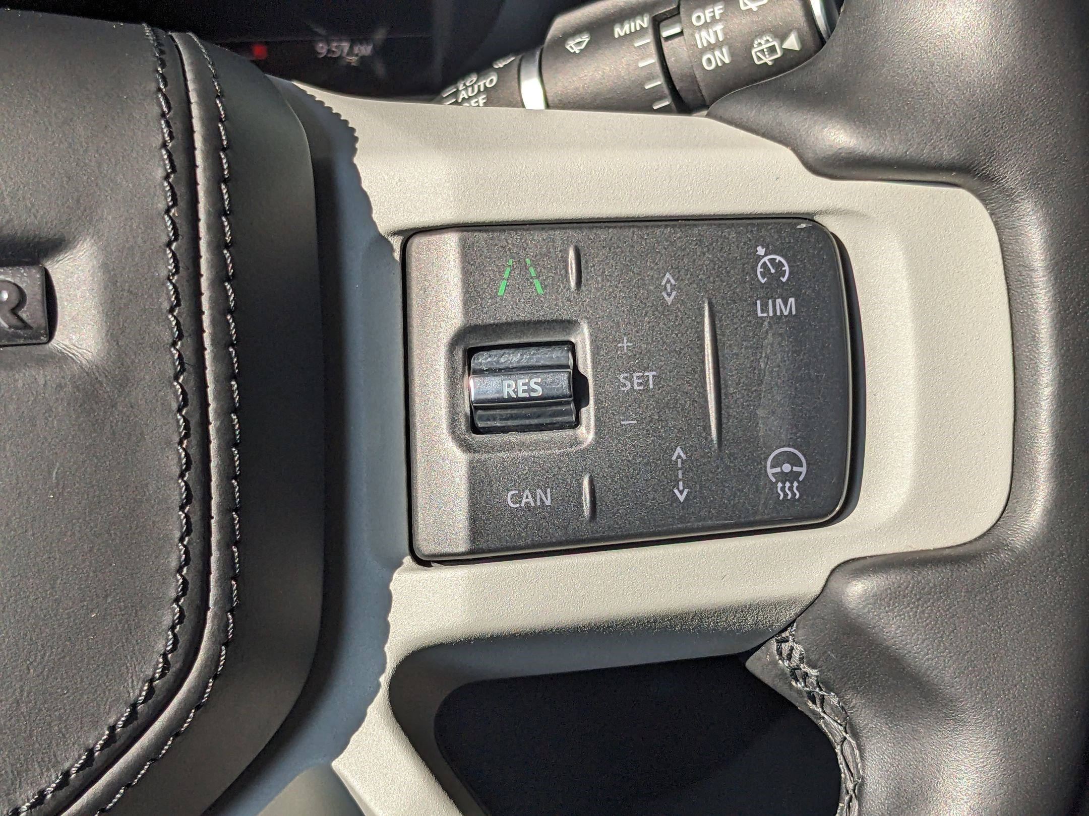 2023 Land Rover Defender 130 First Edition photo 16
