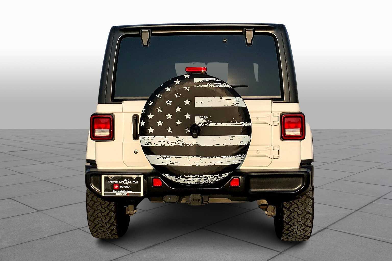 2018 Jeep Wrangler Unlimited Sahara photo 4