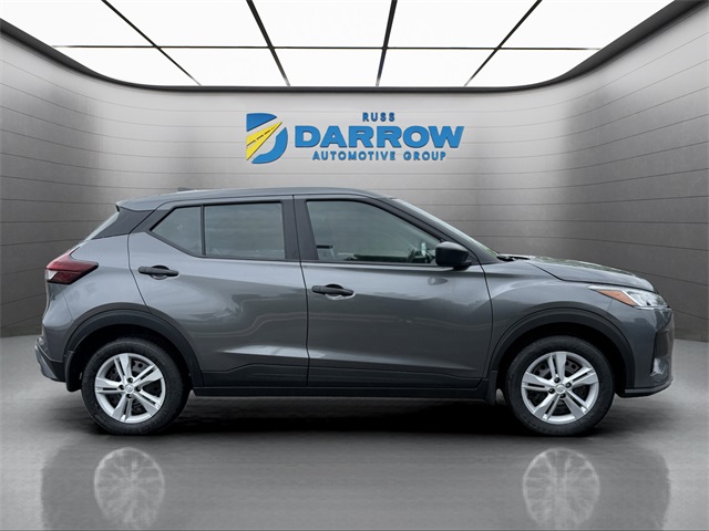 2025 Nissan Kicks Play S photo 3