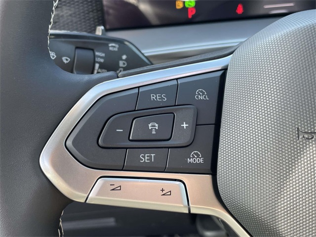 2025 Volkswagen Tiguan SE photo 19