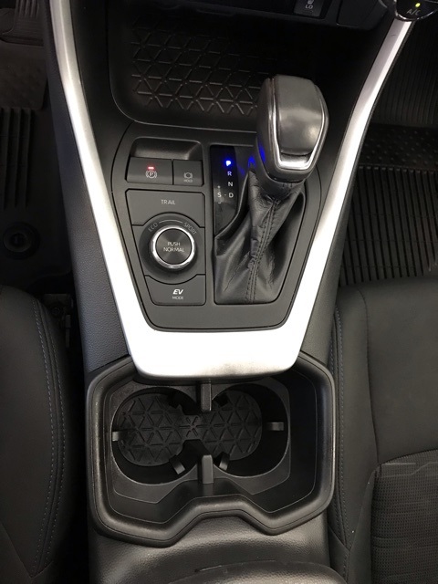 2022 Toyota RAV4 Hybrid SE photo 19