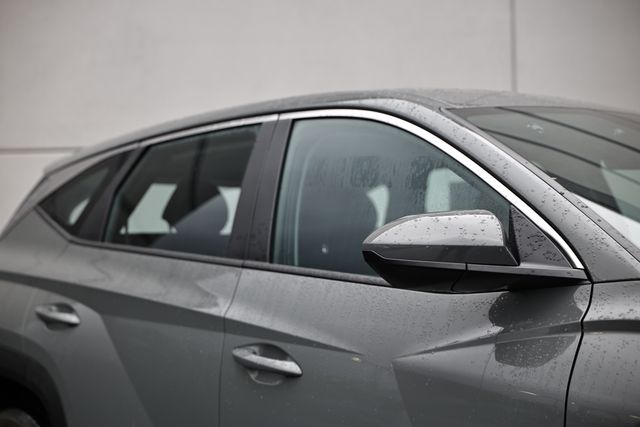 2024 Hyundai Tucson SE photo 2