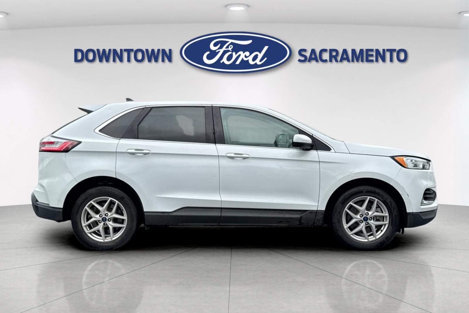 2022 Ford Edge SEL photo 8