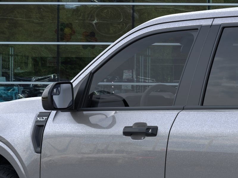 2025 Ford Maverick XLT photo 2