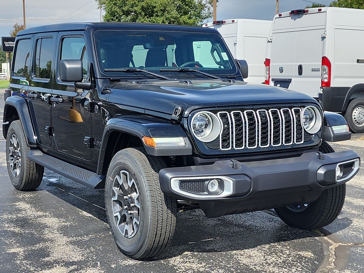 2025 Jeep Wrangler 4-Door Sahara's photo