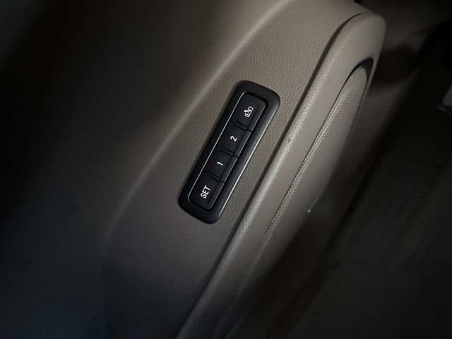 2018 Chevrolet Suburban LT photo 17