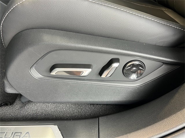 2025 Acura RDX Base photo 13