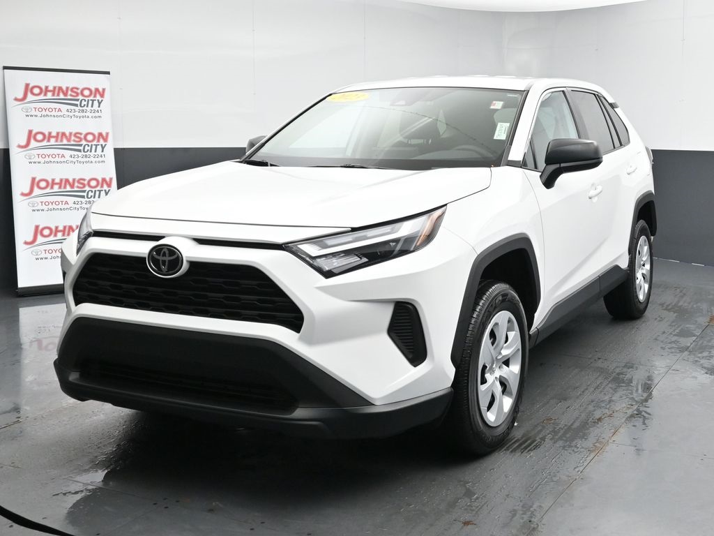 2023 Toyota RAV4 LE photo 3