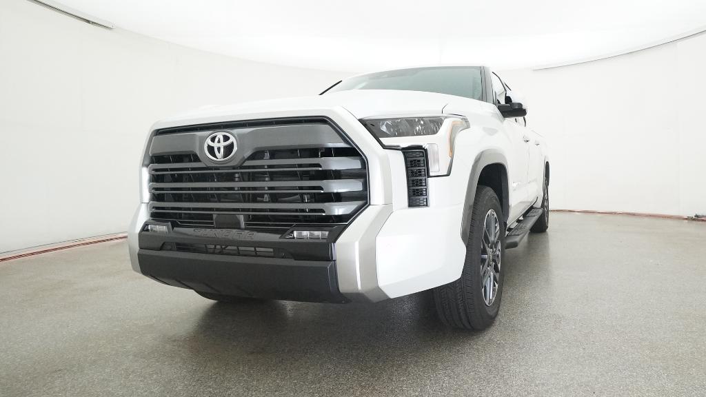 2025 Toyota Tundra Limited CrewMax photo 3