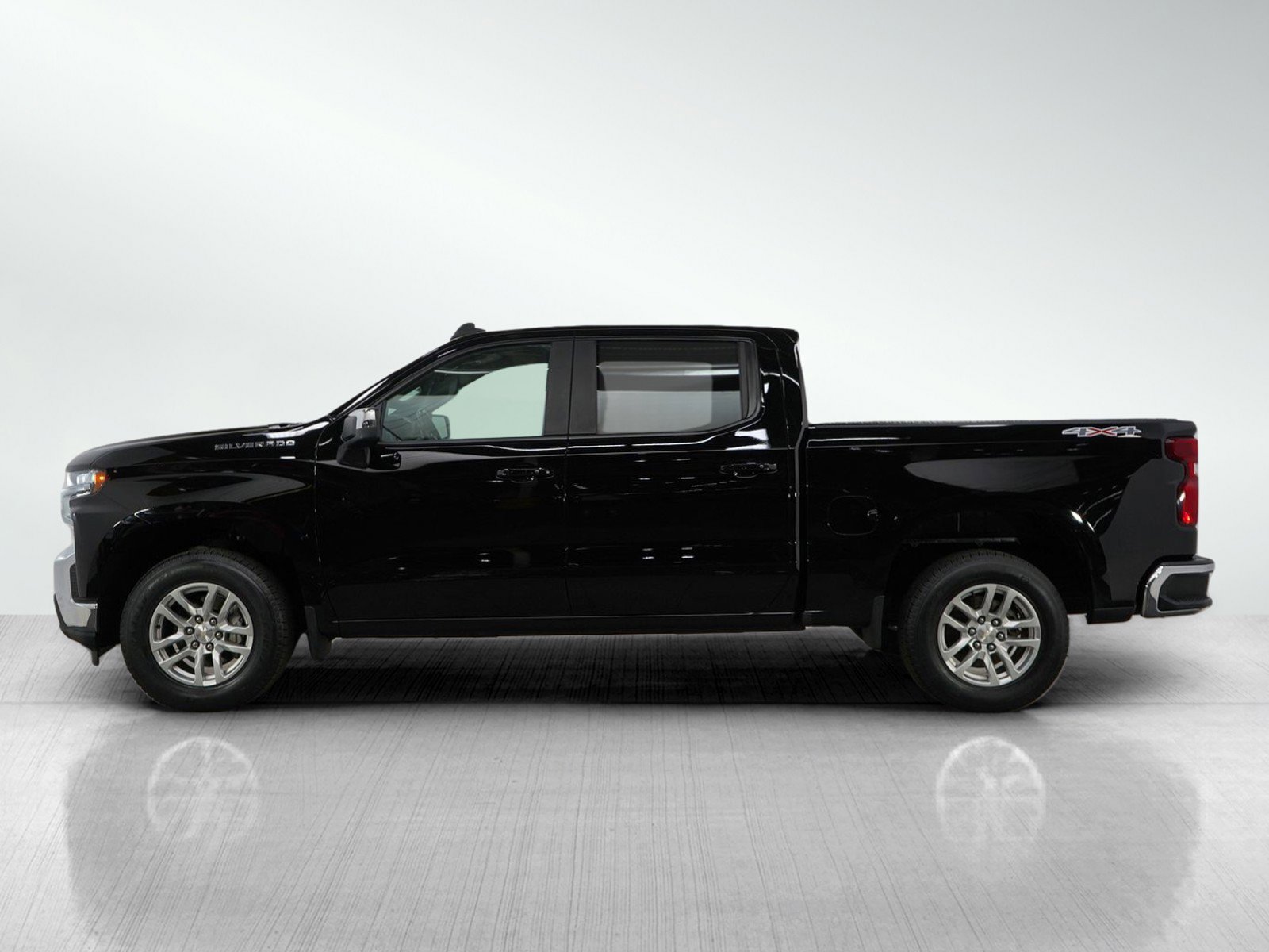 Used 2019 Chevrolet Silverado 1500 LT with VIN 3GCPYDEK5KG162200 for sale in Burnsville, Minnesota