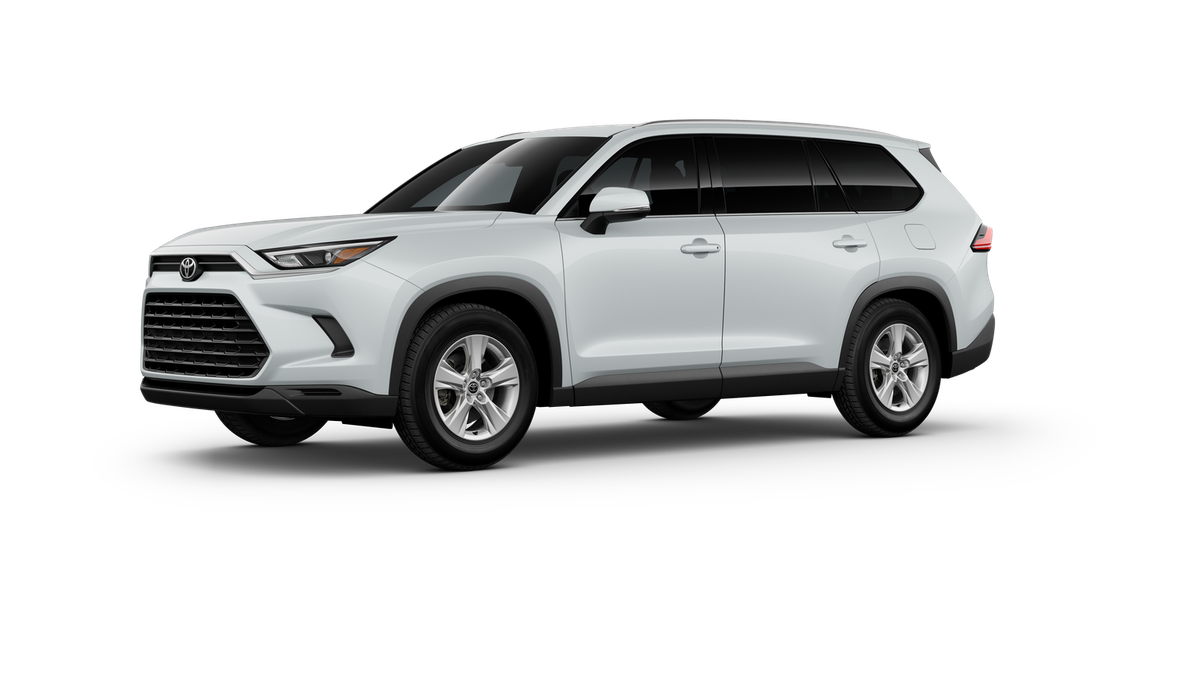 2025 Toyota Highlander Hybrid LE photo 2