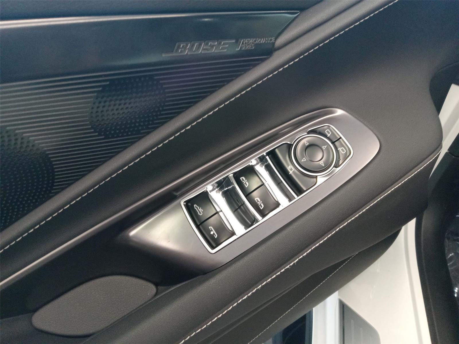 2025 Chevrolet Corvette E-Ray 2LZ photo 4