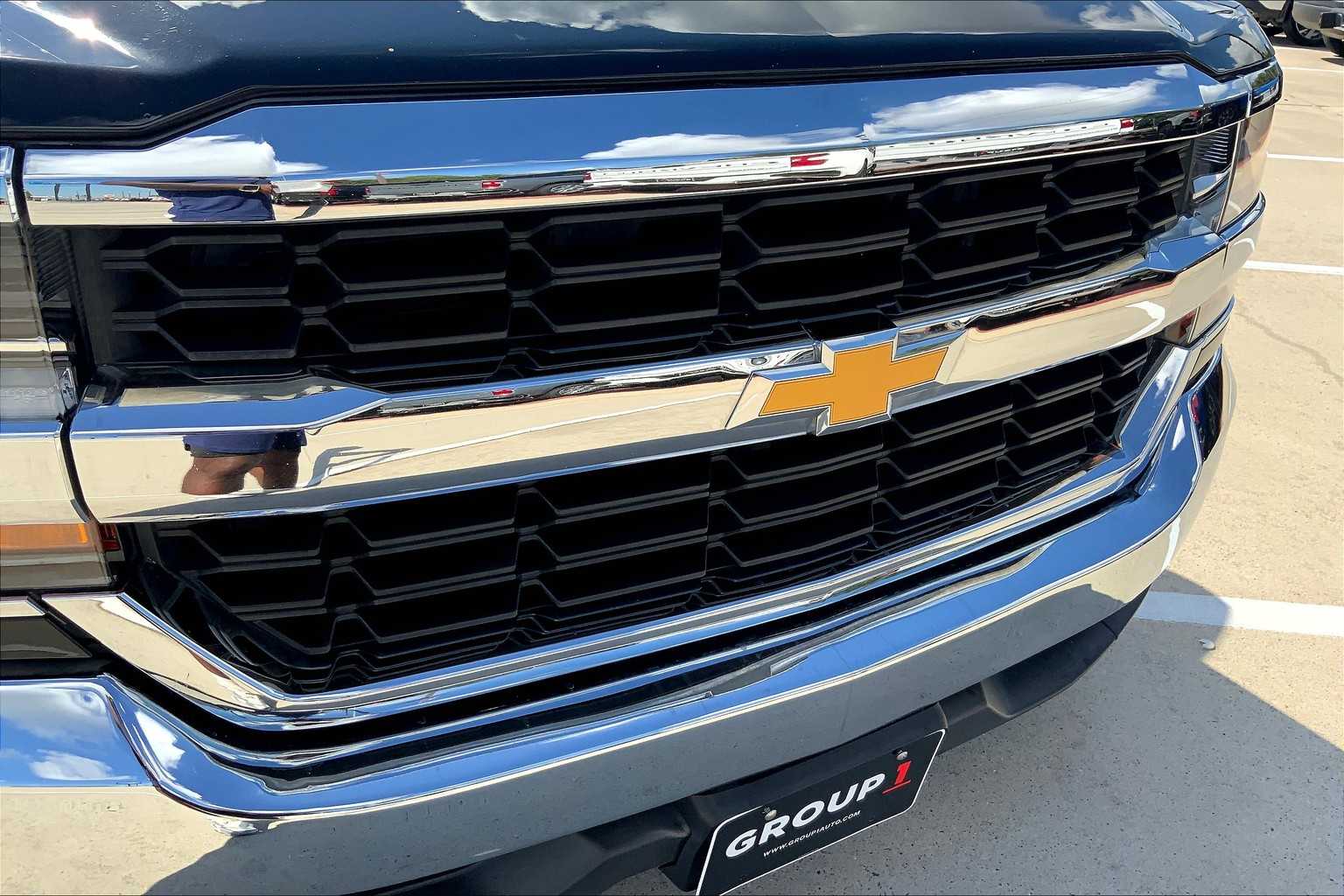 2017 Chevrolet Silverado 1500 LT photo 23