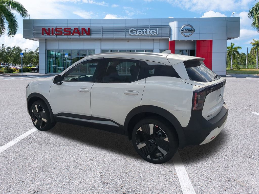 2025 Nissan Kicks SR photo 4