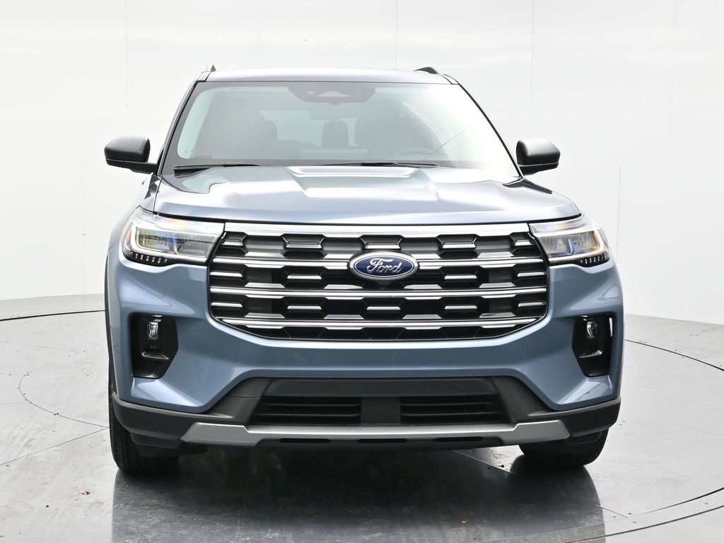 2026 Ford Explorer photo 2