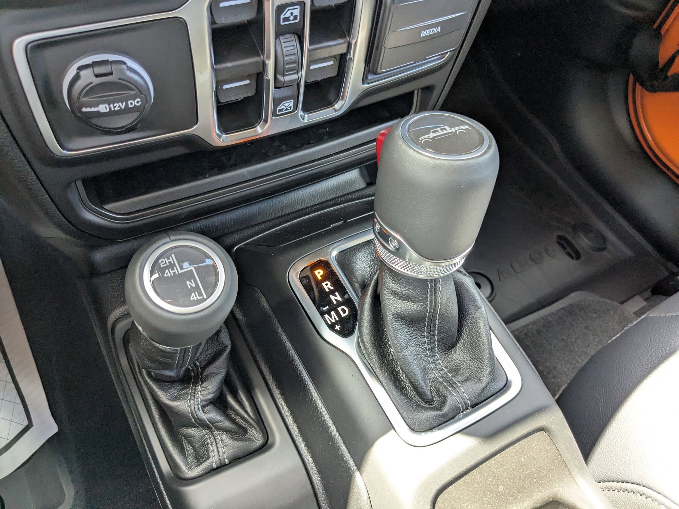2025 Jeep Gladiator Sport photo 21