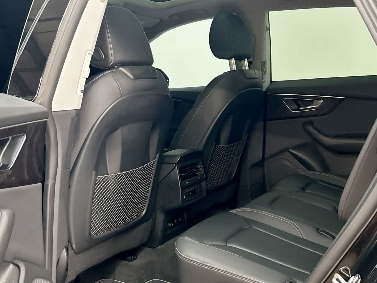 2022 Audi Q8 Premium photo 18