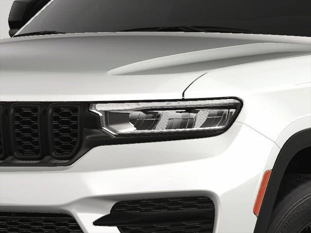 2025 Jeep Grand Cherokee Altitude photo 13