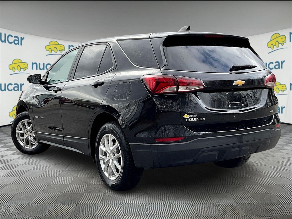 2022 Chevrolet Equinox LS photo 4