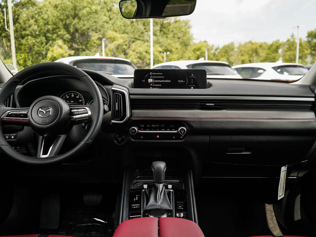 2025 Mazda CX-50 Premium photo 13