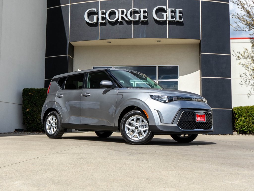2025 Kia Soul S's photo