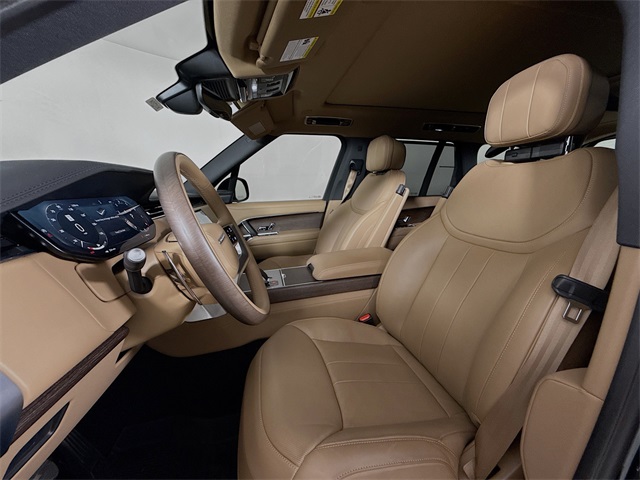 2025 Land Rover Range Rover SE photo 8