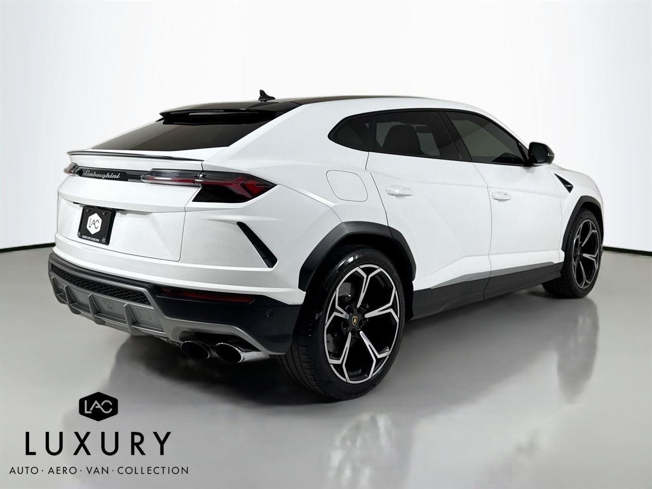 2019 Lamborghini Urus photo 4
