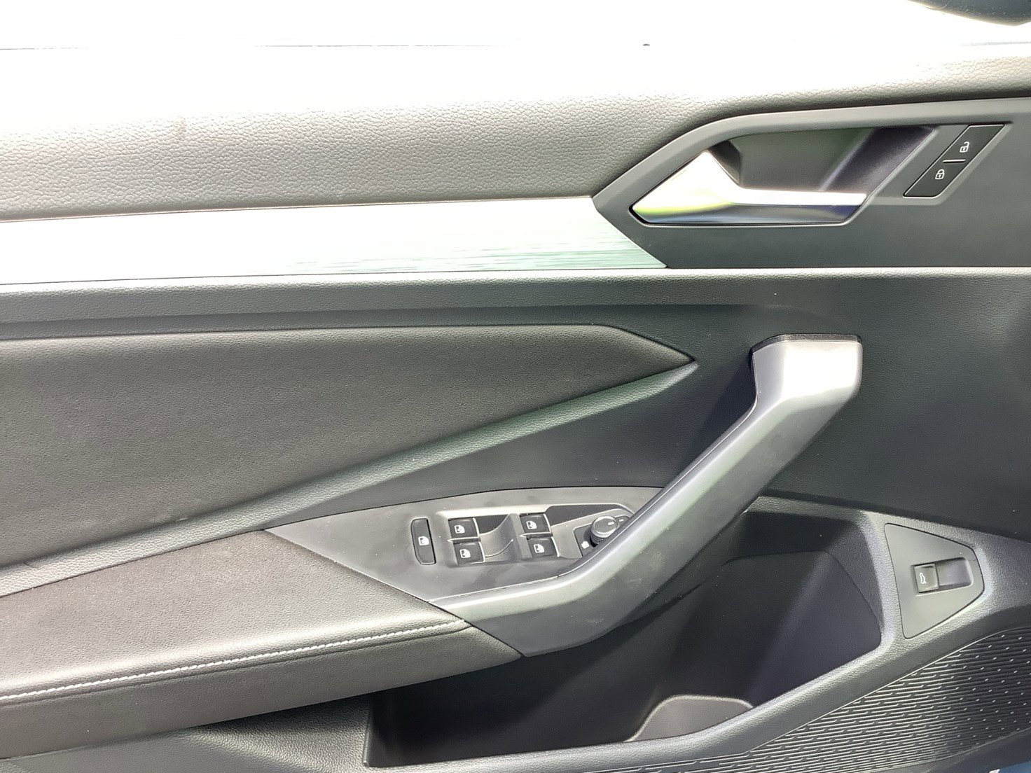 2025 Volkswagen Jetta S photo 27
