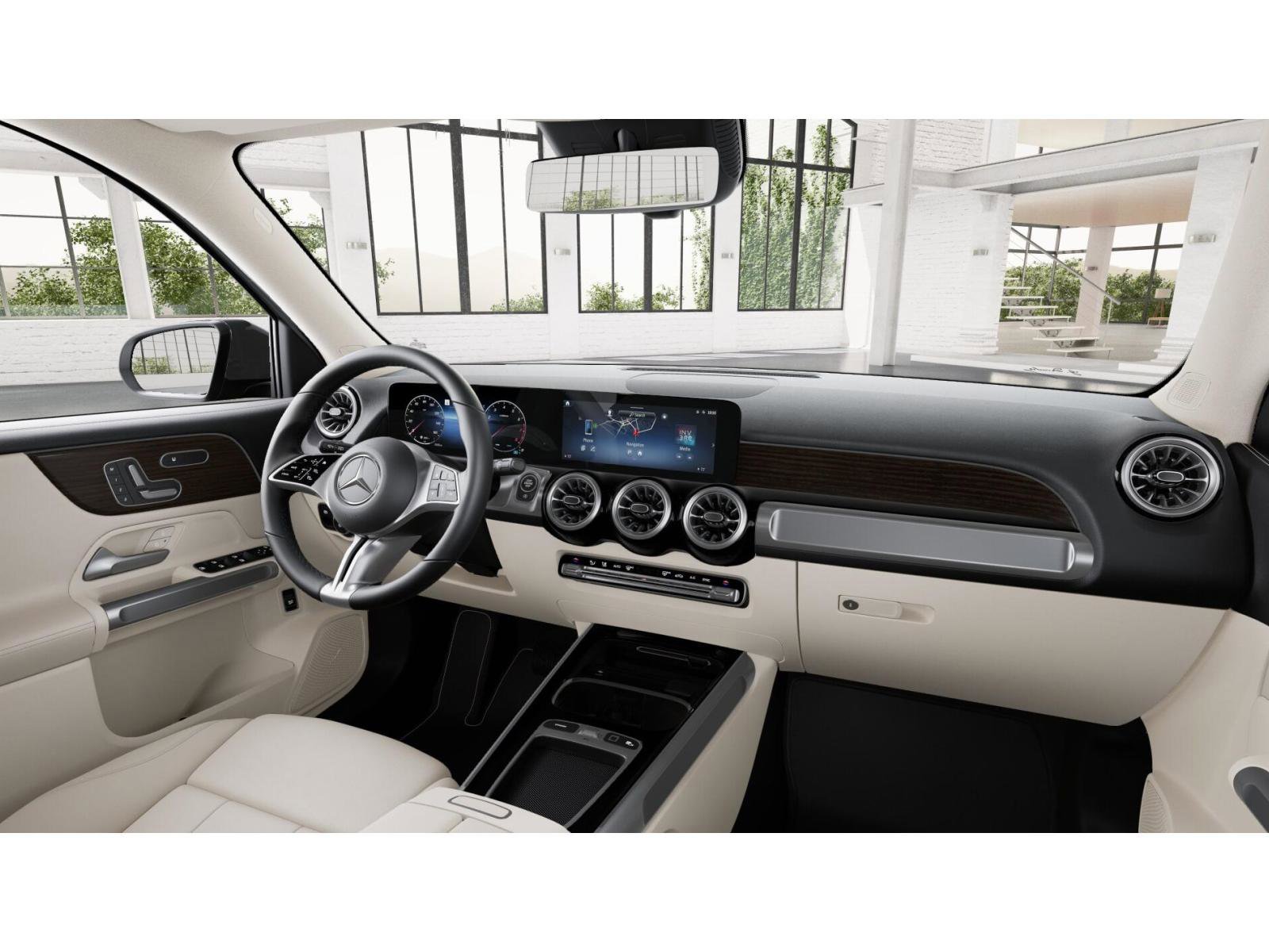 2026 Mercedes Benz GLB 250 4MATIC photo 2