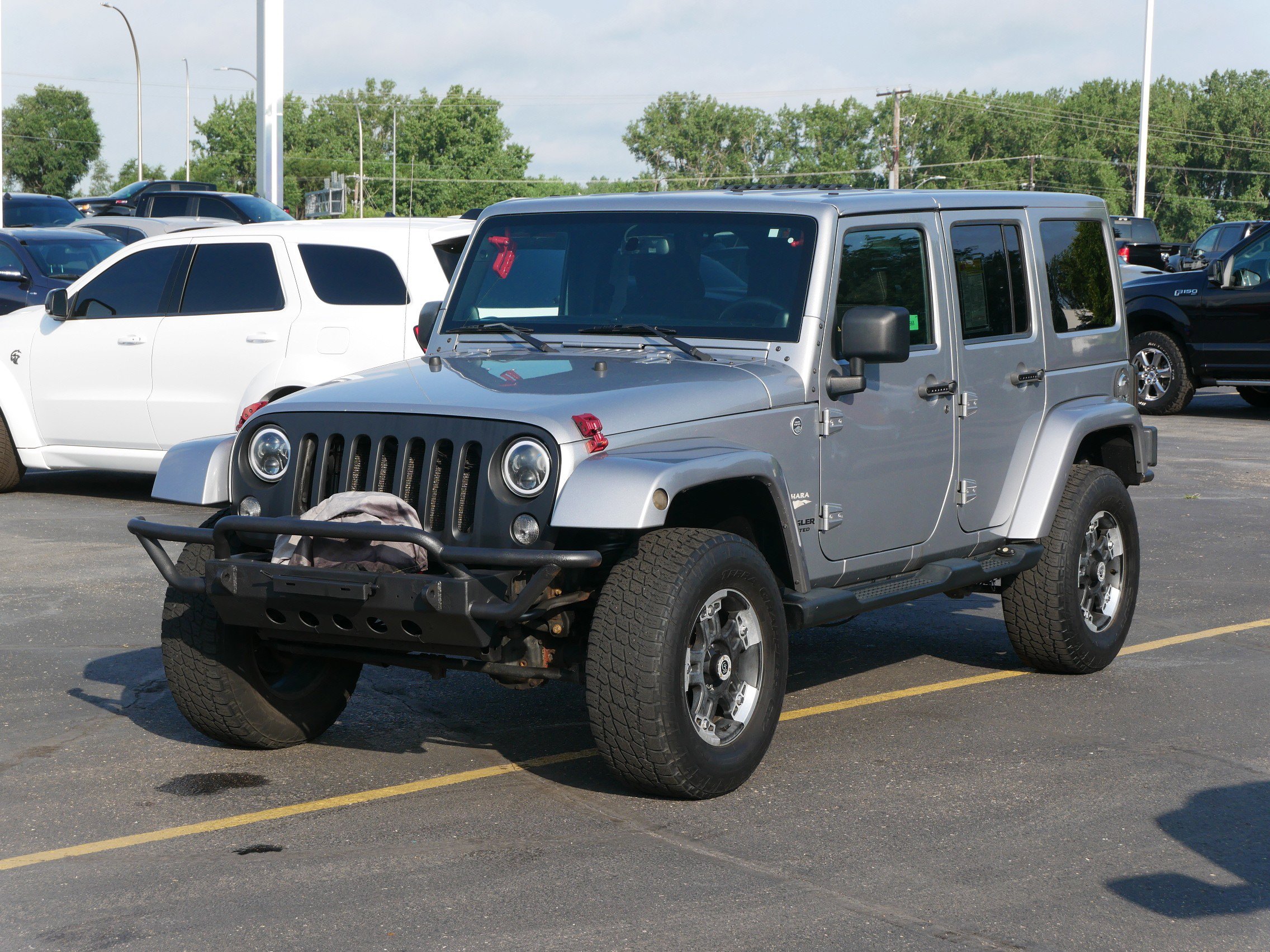 2014 Jeep Wrangler Unlimited Sahara photo 3