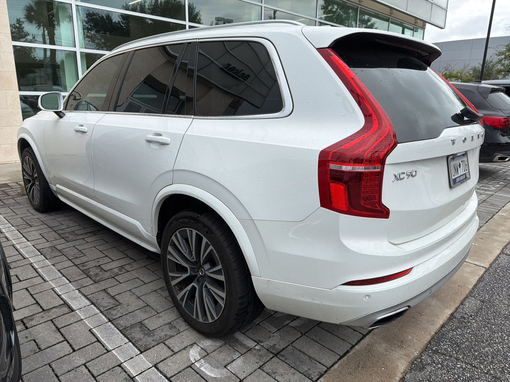 2020 Volvo XC90 T5 Momentum photo 3