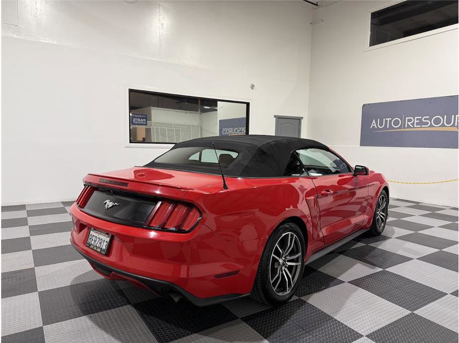 2017 Ford Mustang EcoBoost Premium photo 4