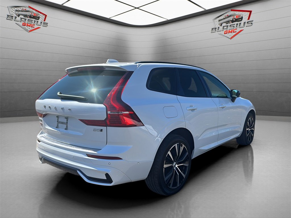 2024 Volvo XC60 B5 Plus photo 5