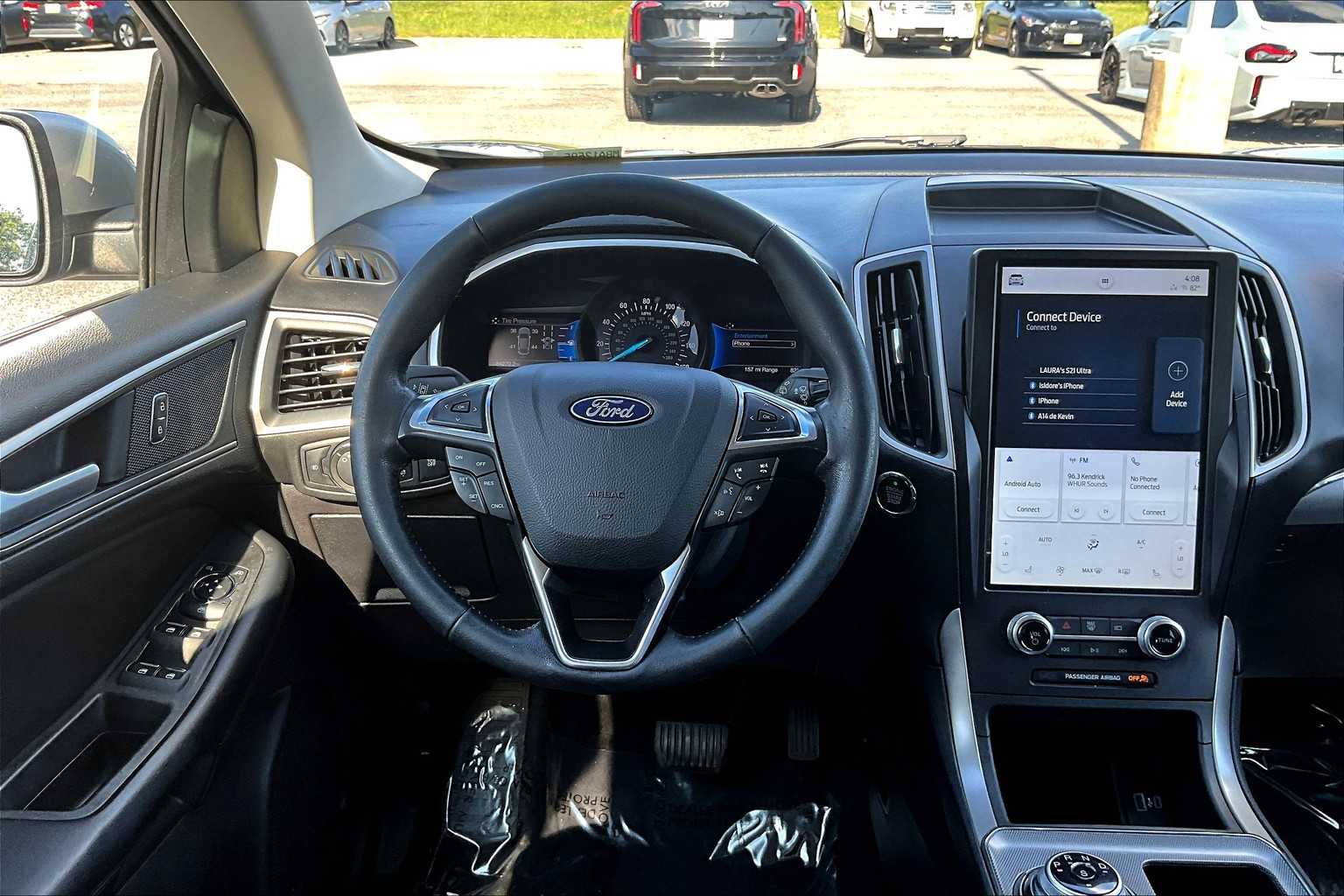 2021 Ford Edge SEL photo 5