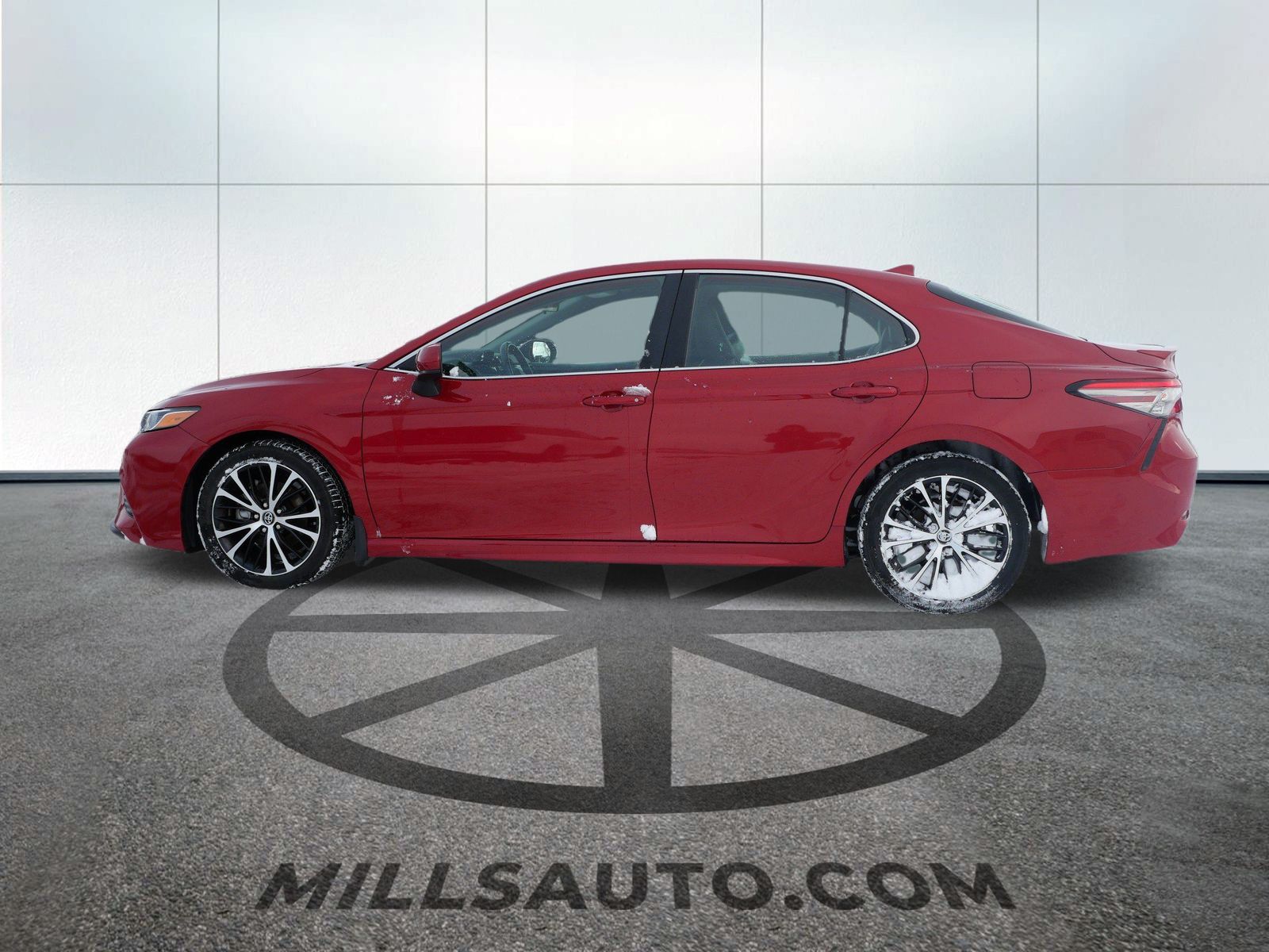 Used 2019 Toyota Camry SE with VIN 4T1B11HK3KU281803 for sale in Willmar, Minnesota